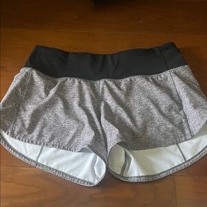 Lululemon hotty hot shorts 4 inch seem